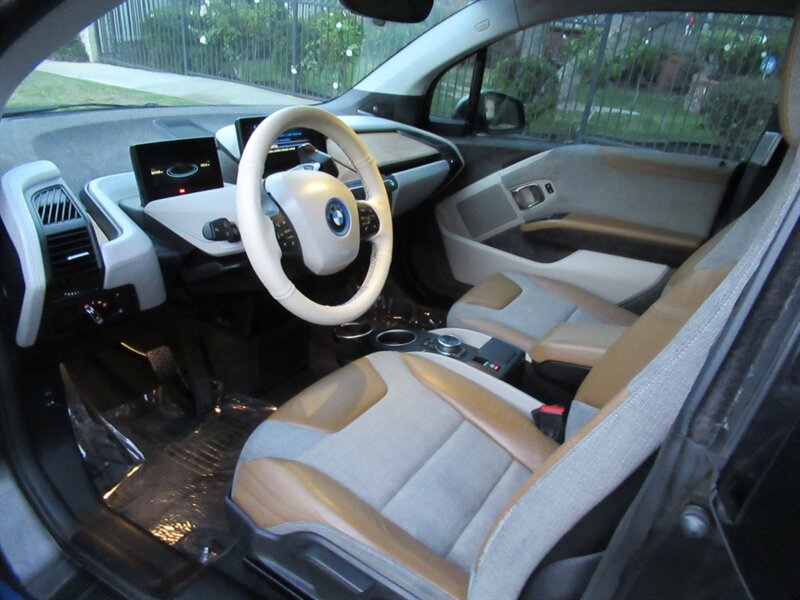 2014 BMW i3   - Photo 11 - Sherman Oaks, CA 91423