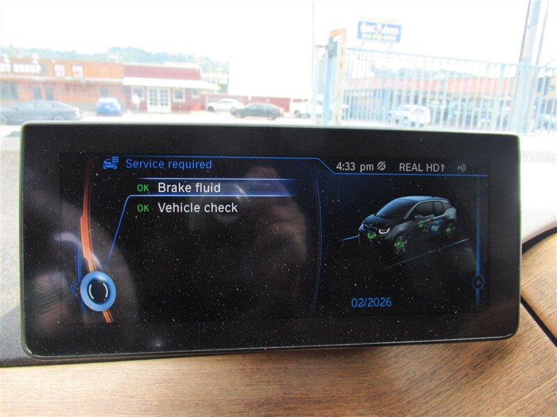 2014 BMW i3   - Photo 21 - Sherman Oaks, CA 91423