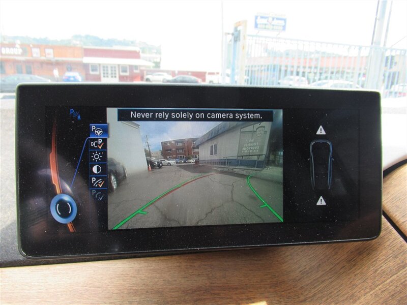 2014 BMW i3   - Photo 20 - Sherman Oaks, CA 91423