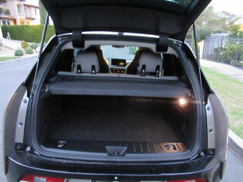 2014 BMW i3   - Photo 28 - Sherman Oaks, CA 91423