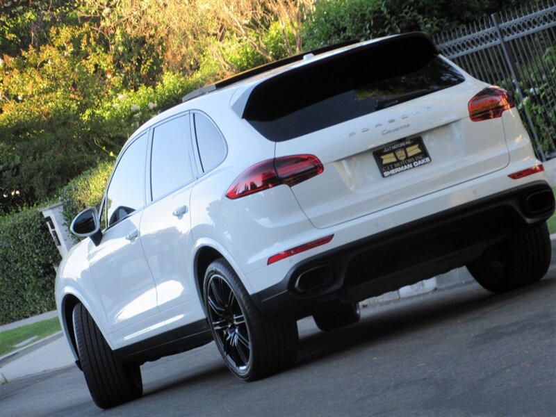 2017 Porsche Cayenne Platinum Edition   - Photo 48 - Sherman Oaks, CA 91423