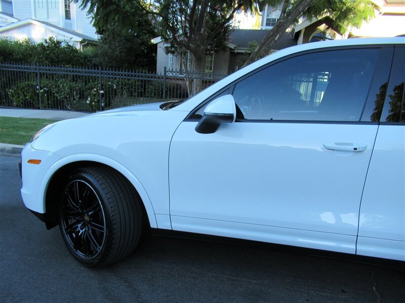 2017 Porsche Cayenne Platinum Edition   - Photo 45 - Sherman Oaks, CA 91423