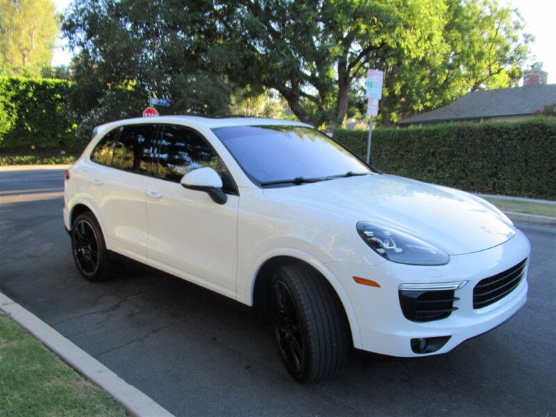 2017 Porsche Cayenne Platinum Edition   - Photo 10 - Sherman Oaks, CA 91423