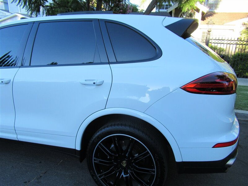 2017 Porsche Cayenne Platinum Edition   - Photo 46 - Sherman Oaks, CA 91423