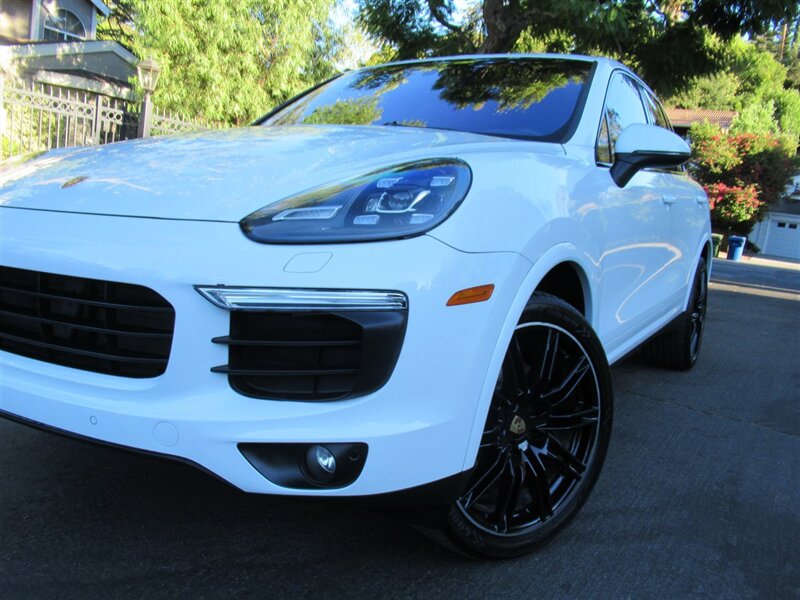 2017 Porsche Cayenne Platinum Edition   - Photo 13 - Sherman Oaks, CA 91423