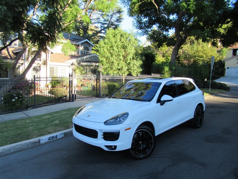 2017 Porsche Cayenne Platinum Edition   - Photo 3 - Sherman Oaks, CA 91423