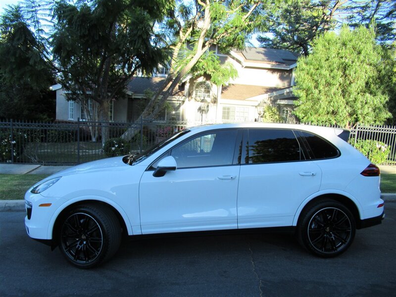 2017 Porsche Cayenne Platinum Edition   - Photo 4 - Sherman Oaks, CA 91423