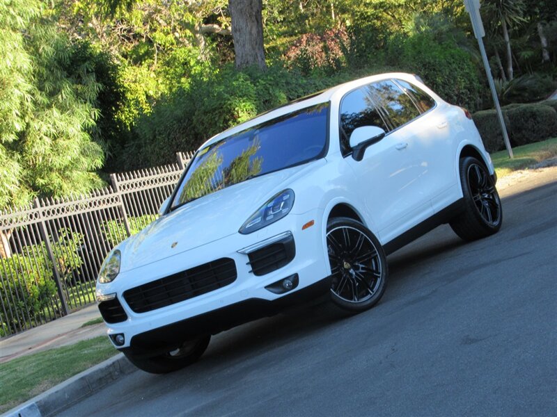 2017 Porsche Cayenne Platinum Edition  