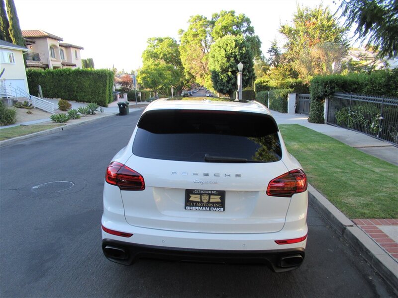 2017 Porsche Cayenne Platinum Edition   - Photo 7 - Sherman Oaks, CA 91423