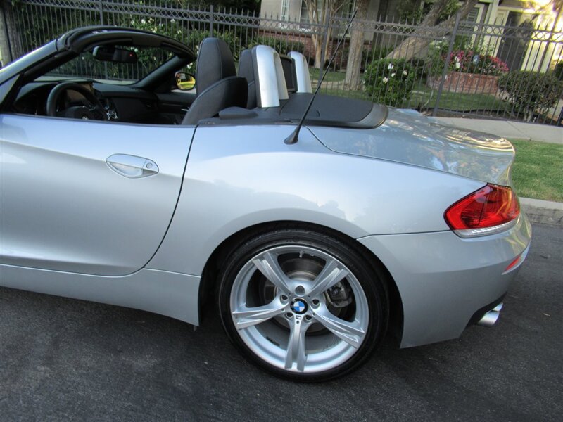 2014 BMW Z4 sDrive28i   - Photo 38 - Sherman Oaks, CA 91423