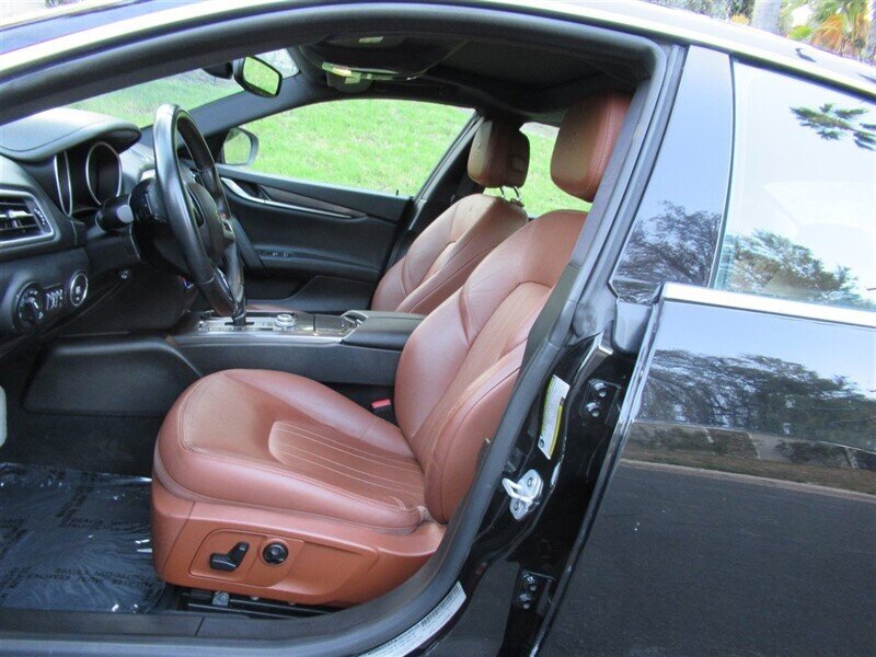 2018 Maserati Ghibli   - Photo 15 - Sherman Oaks, CA 91423