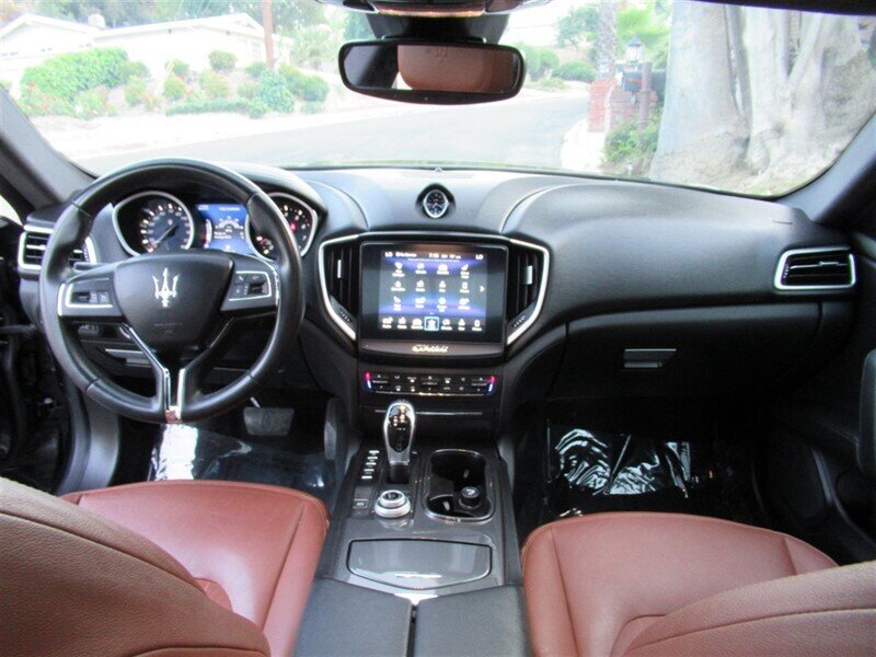 2018 Maserati Ghibli   - Photo 29 - Sherman Oaks, CA 91423