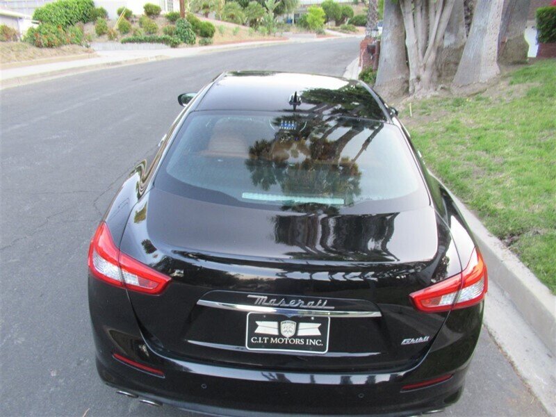 2018 Maserati Ghibli   - Photo 38 - Sherman Oaks, CA 91423