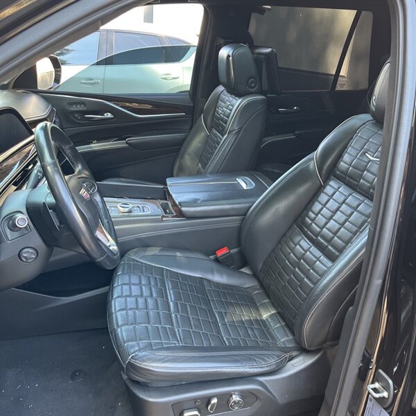 2021 Cadillac Escalade Sport Platinum   - Photo 10 - Sherman Oaks, CA 91423