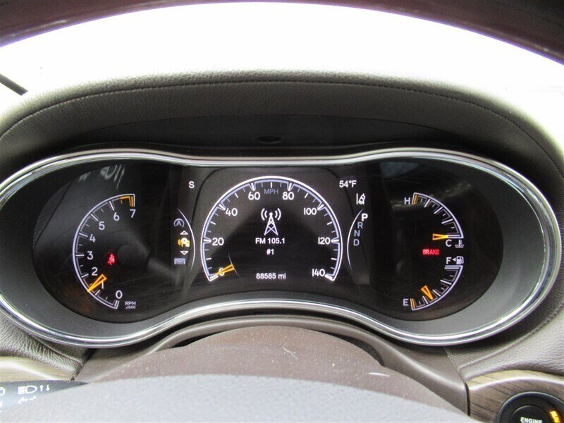 2017 Jeep Grand Cherokee Overland   - Photo 18 - Sherman Oaks, CA 91423