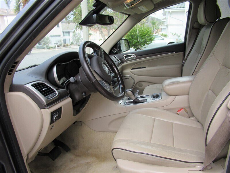 2017 Jeep Grand Cherokee Overland   - Photo 14 - Sherman Oaks, CA 91423