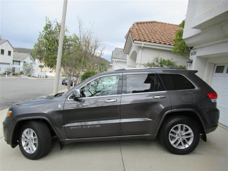 2017 Jeep Grand Cherokee Overland   - Photo 3 - Sherman Oaks, CA 91423