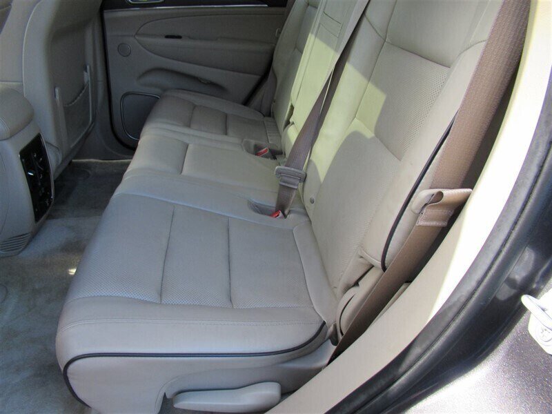 2017 Jeep Grand Cherokee Overland   - Photo 72 - Sherman Oaks, CA 91423