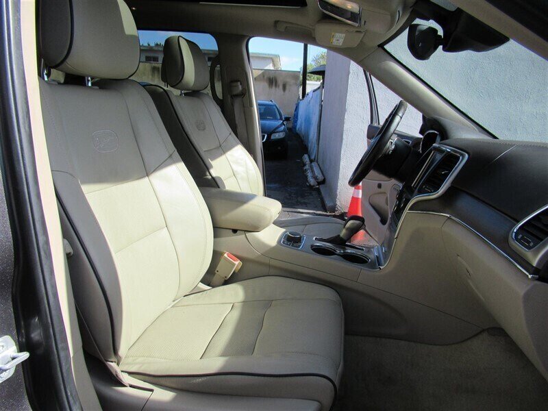 2017 Jeep Grand Cherokee Overland   - Photo 80 - Sherman Oaks, CA 91423
