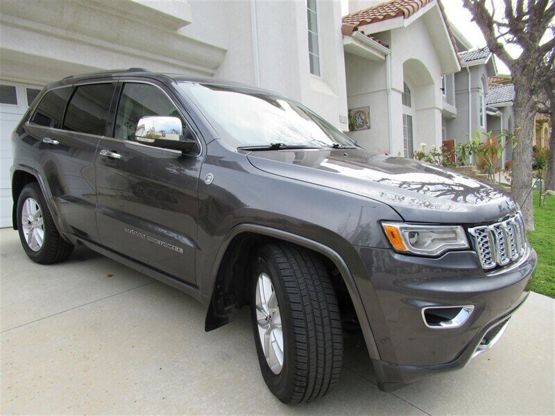 2017 Jeep Grand Cherokee Overland   - Photo 9 - Sherman Oaks, CA 91423
