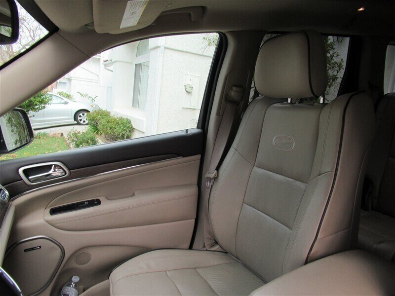 2017 Jeep Grand Cherokee Overland   - Photo 16 - Sherman Oaks, CA 91423