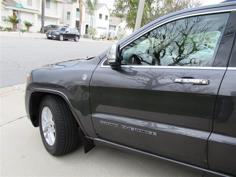 2017 Jeep Grand Cherokee Overland   - Photo 40 - Sherman Oaks, CA 91423