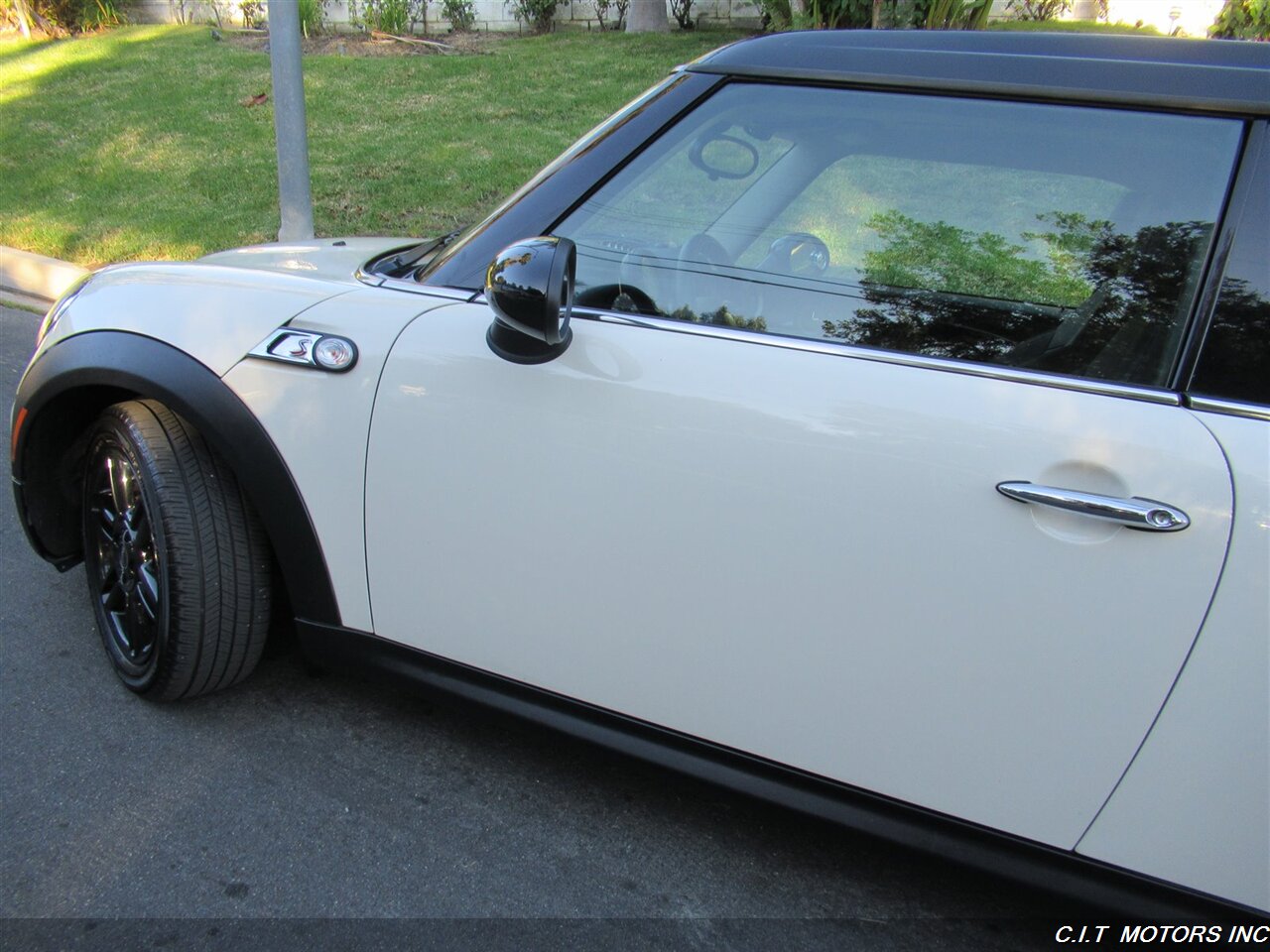 2012 MINI Cooper S   - Photo 32 - Sherman Oaks, CA 91423