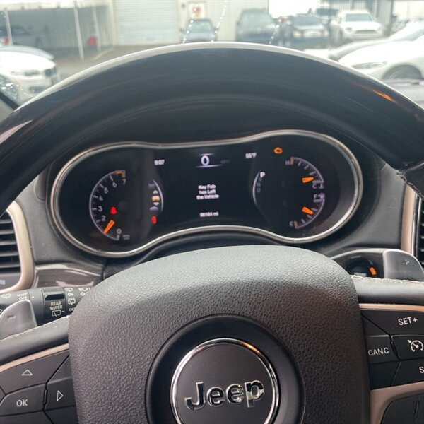 2017 Jeep Grand Cherokee Overland   - Photo 19 - Sherman Oaks, CA 91423