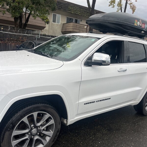 2017 Jeep Grand Cherokee Overland   - Photo 9 - Sherman Oaks, CA 91423