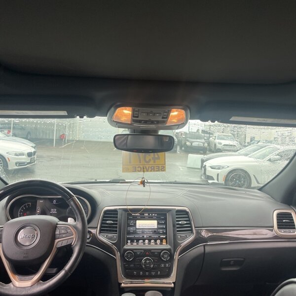 2017 Jeep Grand Cherokee Overland   - Photo 22 - Sherman Oaks, CA 91423