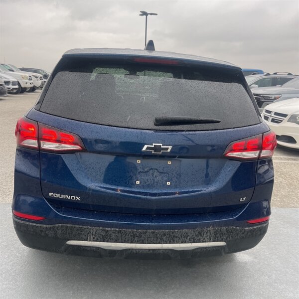 2022 Chevrolet Equinox LT   - Photo 5 - Sherman Oaks, CA 91423