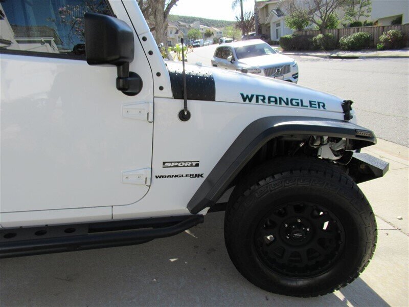 2018 Jeep Wrangler JK Sport   - Photo 30 - Sherman Oaks, CA 91423