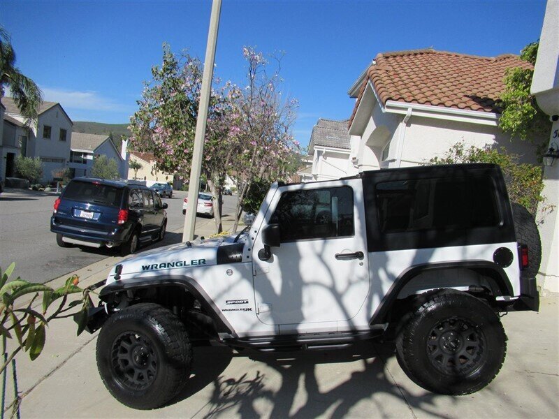 2018 Jeep Wrangler JK Sport   - Photo 3 - Sherman Oaks, CA 91423