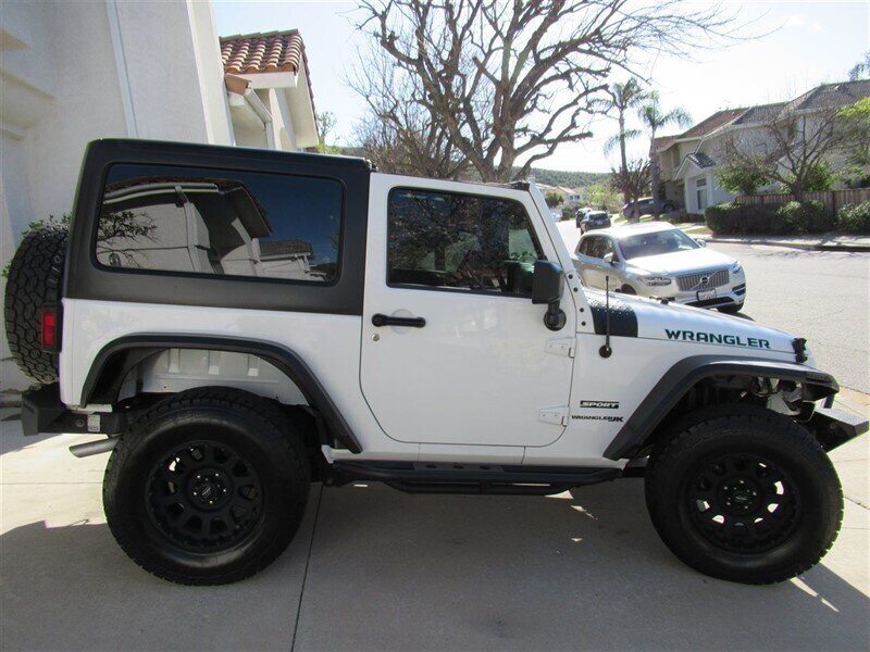 2018 Jeep Wrangler JK Sport   - Photo 8 - Sherman Oaks, CA 91423
