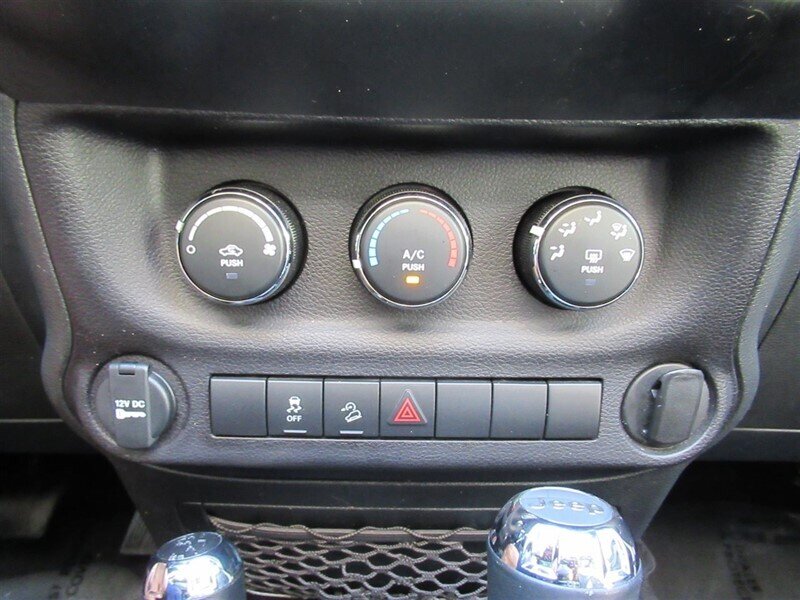 2018 Jeep Wrangler JK Sport   - Photo 19 - Sherman Oaks, CA 91423