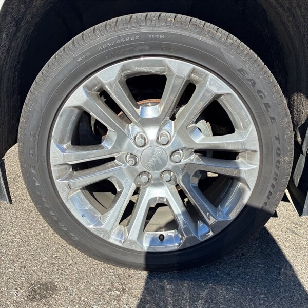 2017 GMC Yukon XL SLT   - Photo 10 - Sherman Oaks, CA 91423