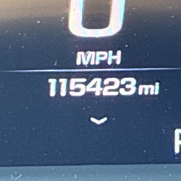 2017 GMC Yukon XL SLT   - Photo 15 - Sherman Oaks, CA 91423