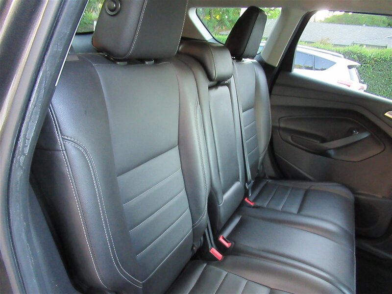 2016 Ford Escape Titanium   - Photo 35 - Sherman Oaks, CA 91423