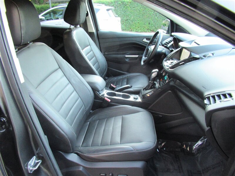 2016 Ford Escape Titanium   - Photo 37 - Sherman Oaks, CA 91423
