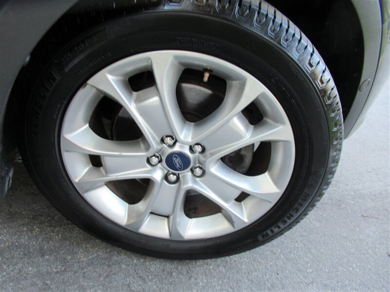 2016 Ford Escape Titanium   - Photo 12 - Sherman Oaks, CA 91423