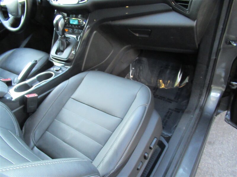 2016 Ford Escape Titanium   - Photo 38 - Sherman Oaks, CA 91423