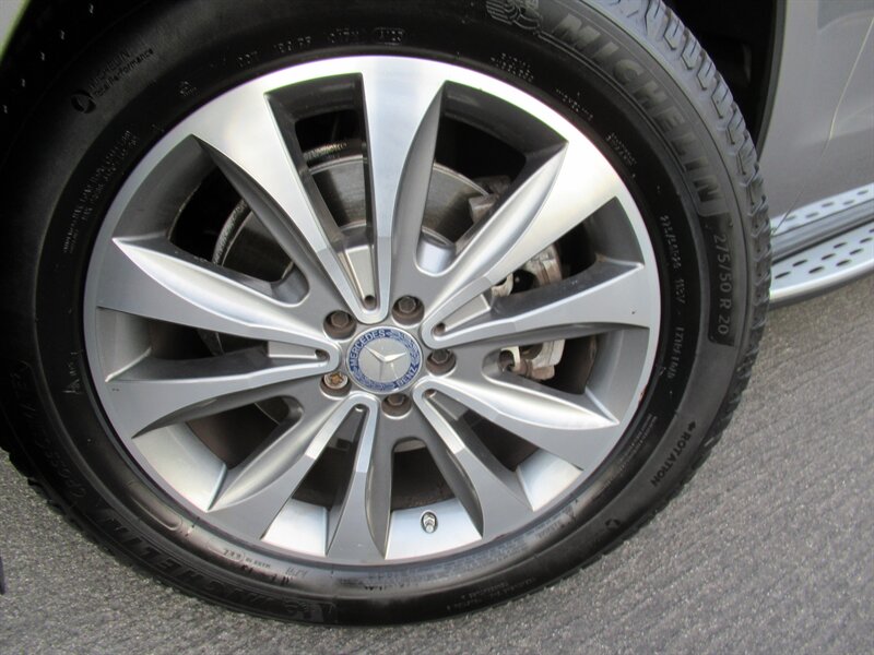 2015 Mercedes-Benz GL 350 BlueTEC   - Photo 12 - Sherman Oaks, CA 91423