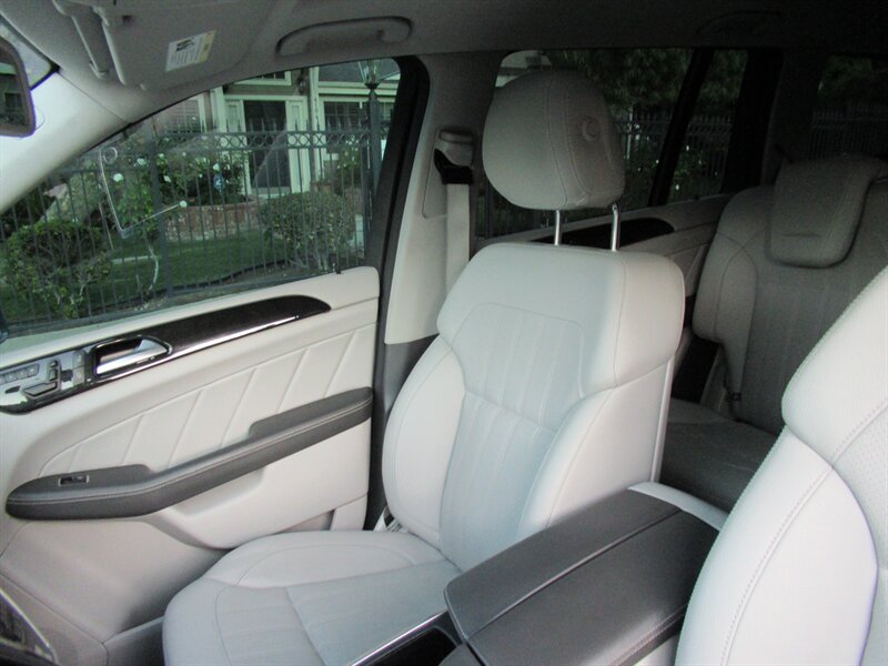 2015 Mercedes-Benz GL 350 BlueTEC   - Photo 16 - Sherman Oaks, CA 91423