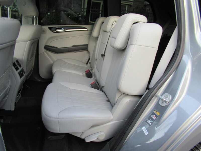 2015 Mercedes-Benz GL 350 BlueTEC   - Photo 26 - Sherman Oaks, CA 91423