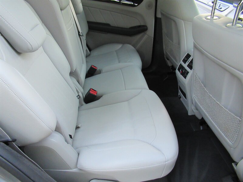 2015 Mercedes-Benz GL 350 BlueTEC   - Photo 33 - Sherman Oaks, CA 91423