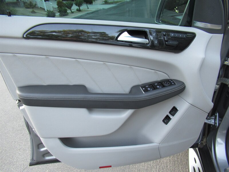 2015 Mercedes-Benz GL 350 BlueTEC   - Photo 15 - Sherman Oaks, CA 91423