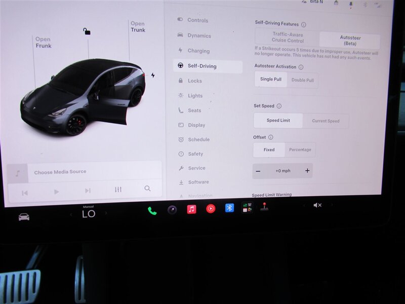 2022 Tesla Model Y Performance   - Photo 23 - Sherman Oaks, CA 91423