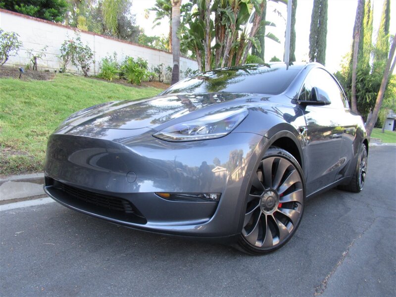 2022 Tesla Model Y Performance   - Photo 6 - Sherman Oaks, CA 91423