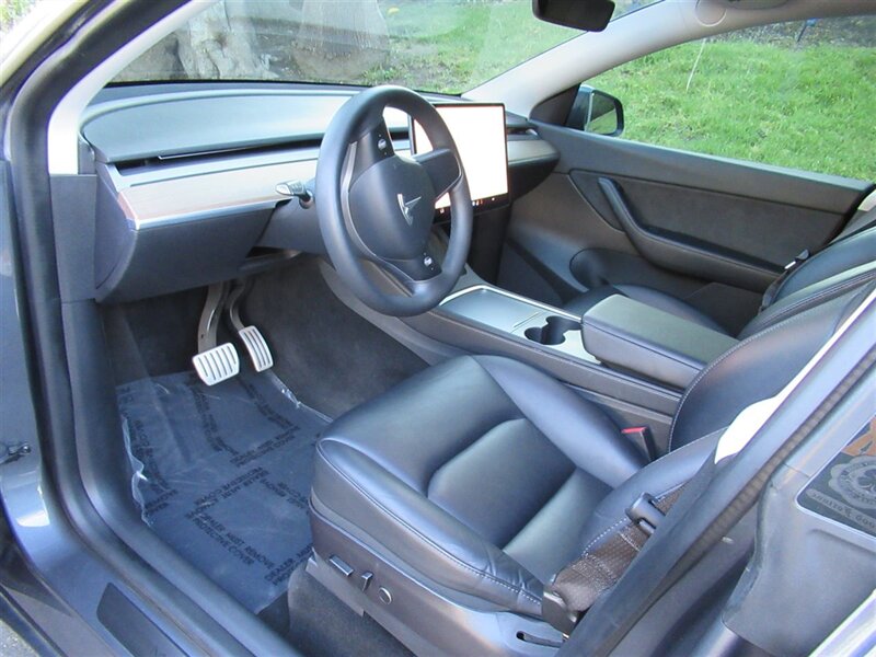 2022 Tesla Model Y Performance   - Photo 17 - Sherman Oaks, CA 91423