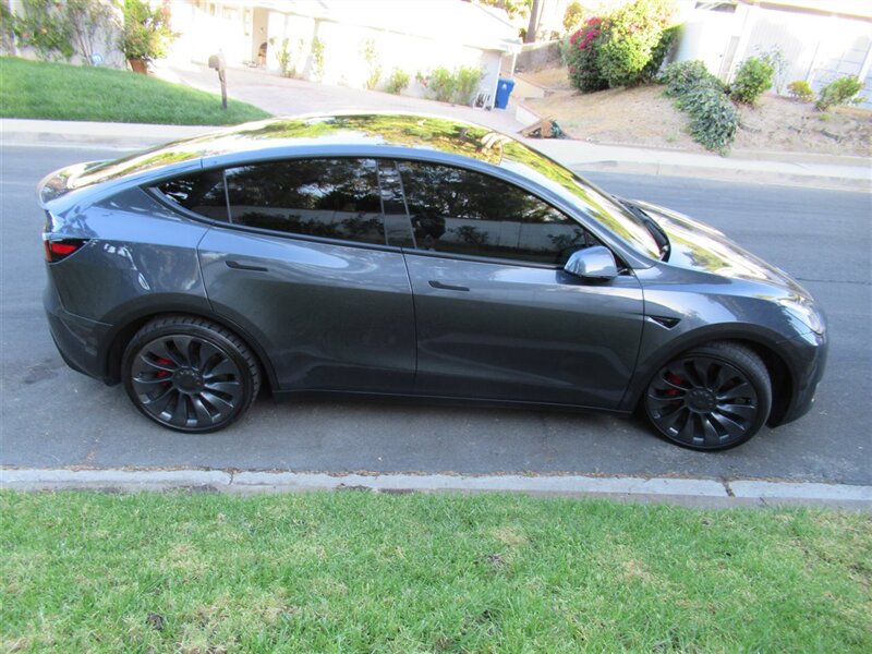 2022 Tesla Model Y Performance   - Photo 12 - Sherman Oaks, CA 91423